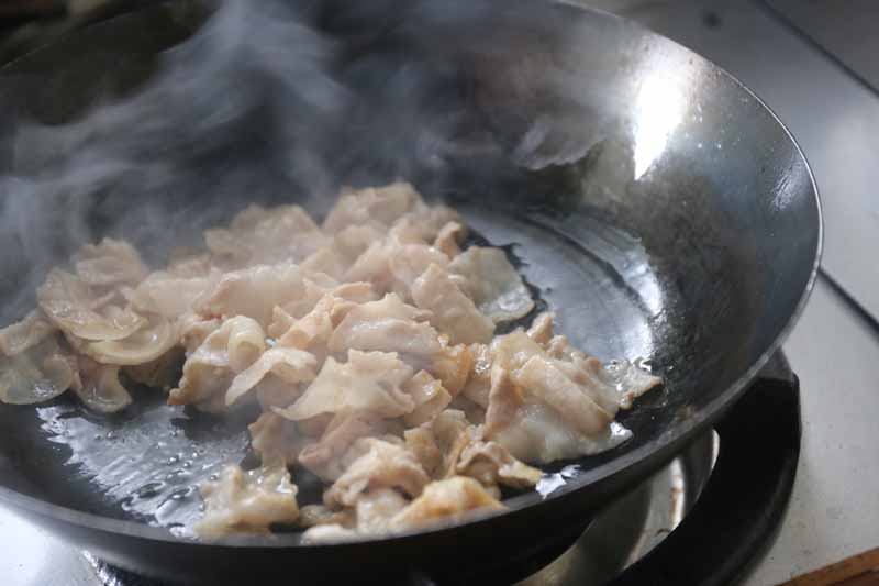 干しブドウのあま味炒め1